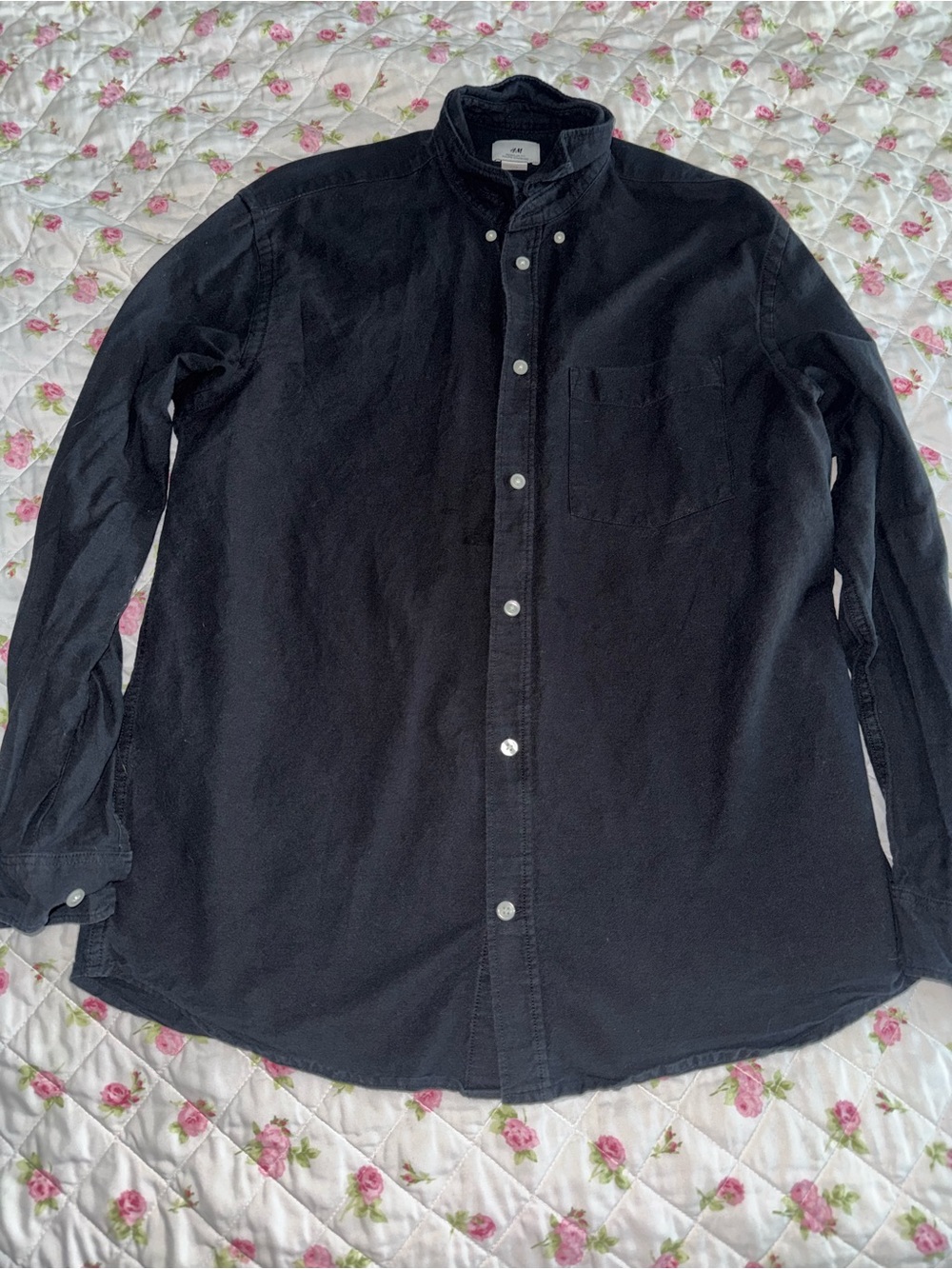 Black H&M button up shirt Size L